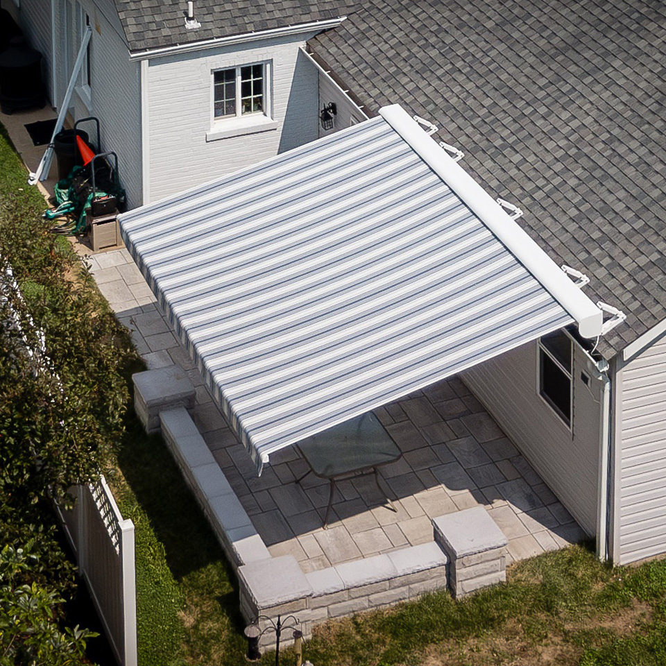 Retractabl Awning